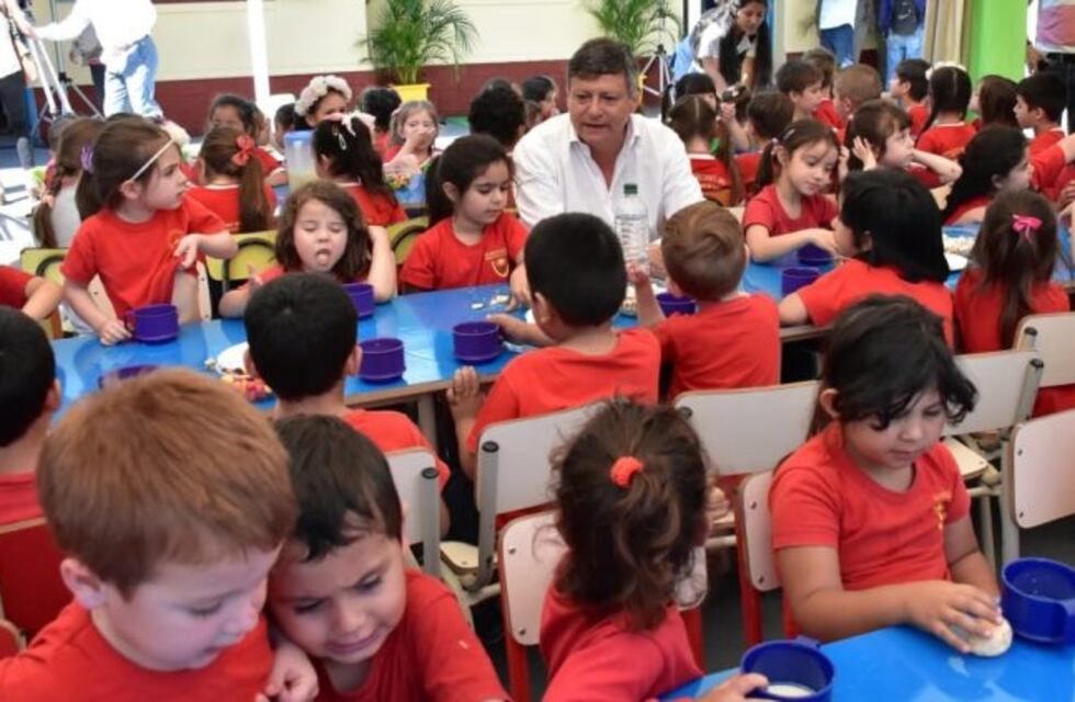 Peppo inauguró obras en un jardín de infantes de la UNNE