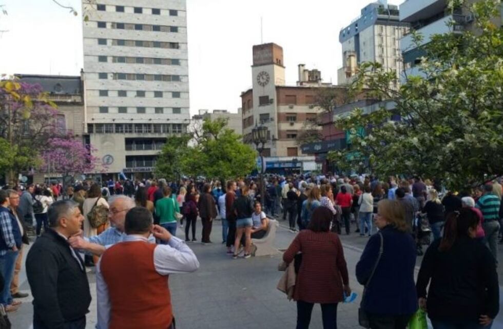 24A: los vecinos tucumanos concentraron en Plaza Independencia
