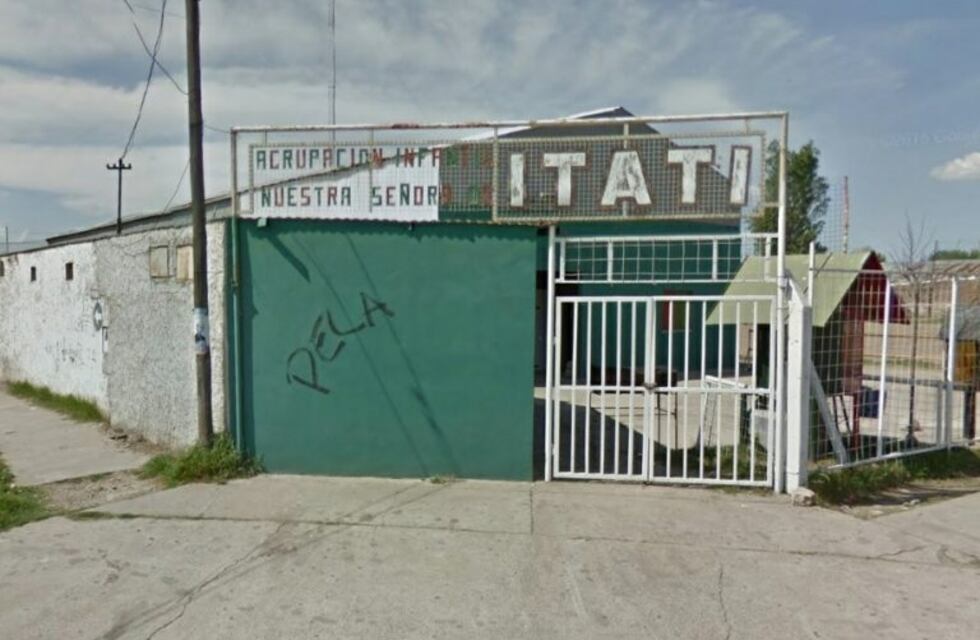 Dos jóvenes que estaban dentro de un club resultaron heridos por una balacera ocurrida en la vereda