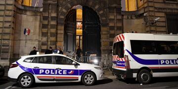 Un policía francés mató a una compañera mientras jugaba con un arma\u002E (AFP)