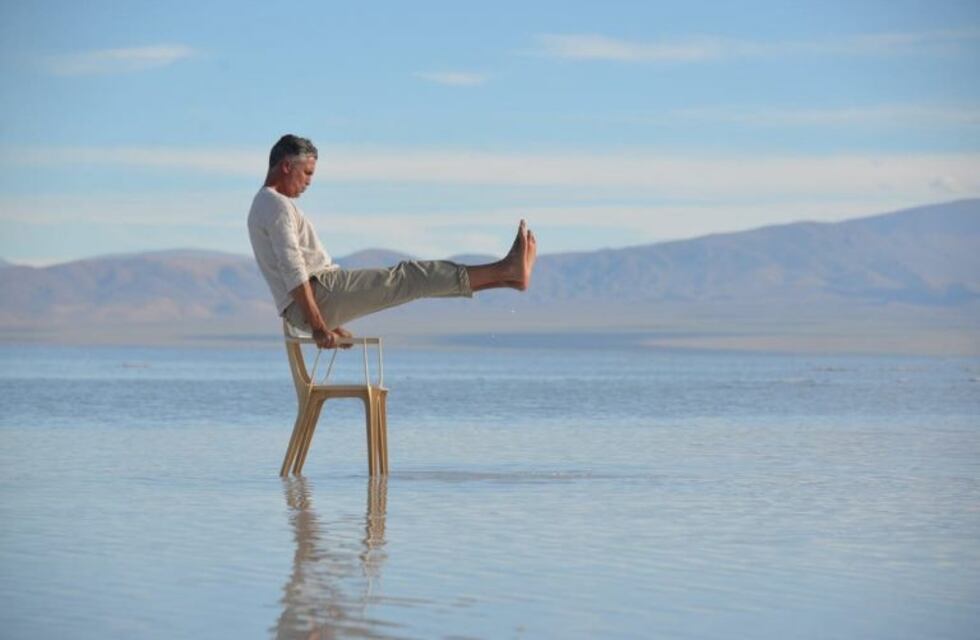 Por una silla innovadora, un salteño fue galardonado con el premio más importante de diseño industrial del mundo