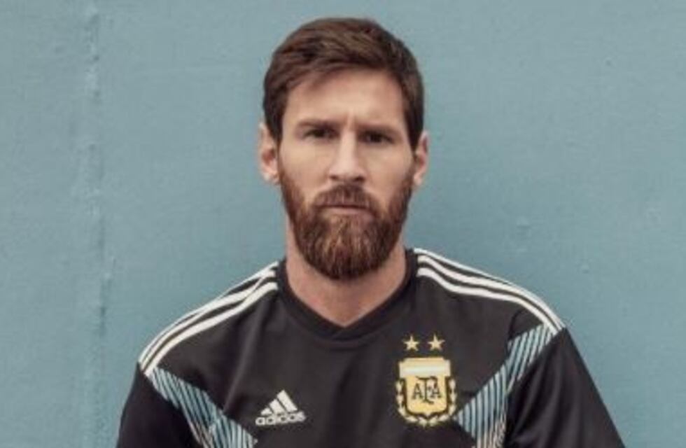 Lanzaron el inusual modelo de camiseta suplente que Argentina utilizará en Rusia 2018