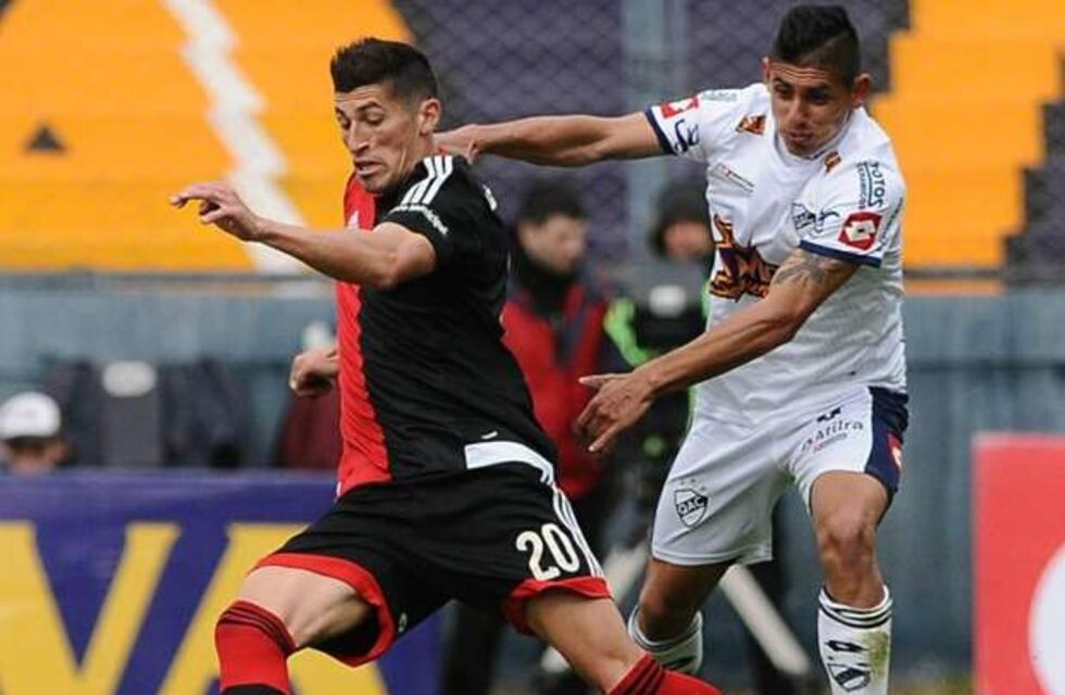 Amoroso puede quedar en libertad de acción y en Newell's responsabilizan a Agremiados