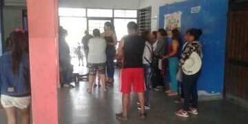 Denuncian que hace un mes no hay agua en una escuela de Hipólito Irigoyen (Qué Pasa Salta)