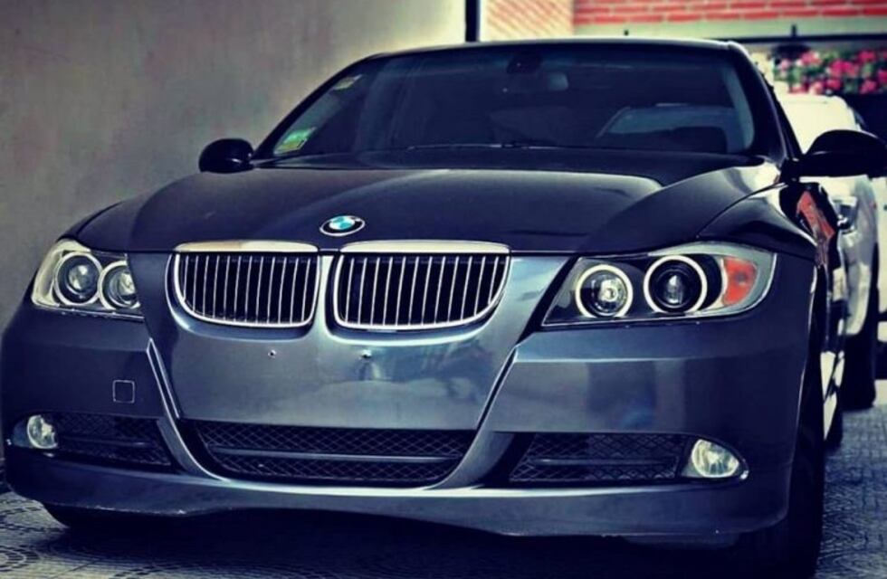 Solidaridad: un abogado santiagueño cambia su BMW por mercadería para comedores y merenderos