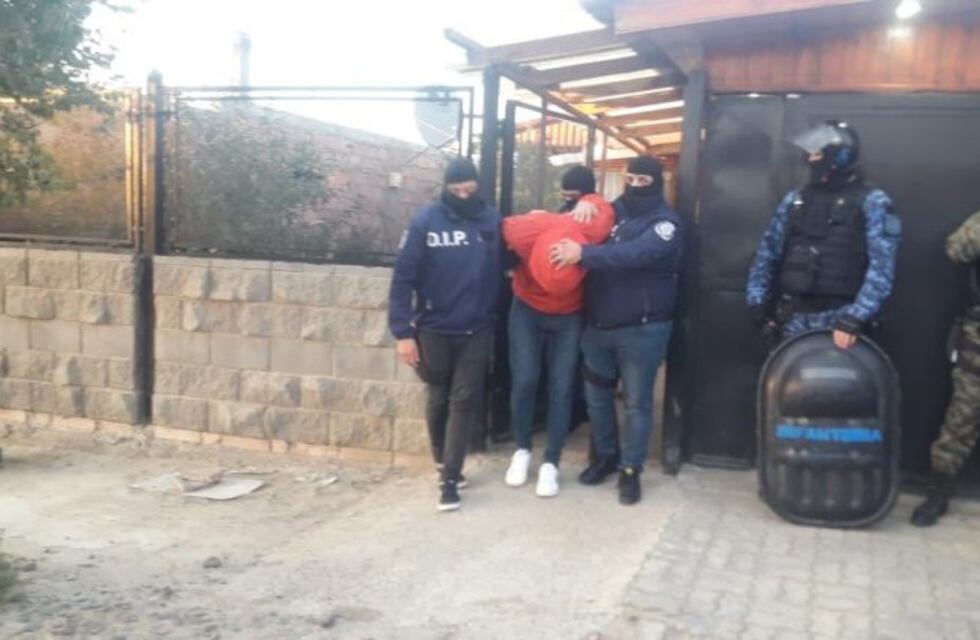 Allanamientos y detenciones en Fracción XIV, entre ellos un menor que sería el abusador