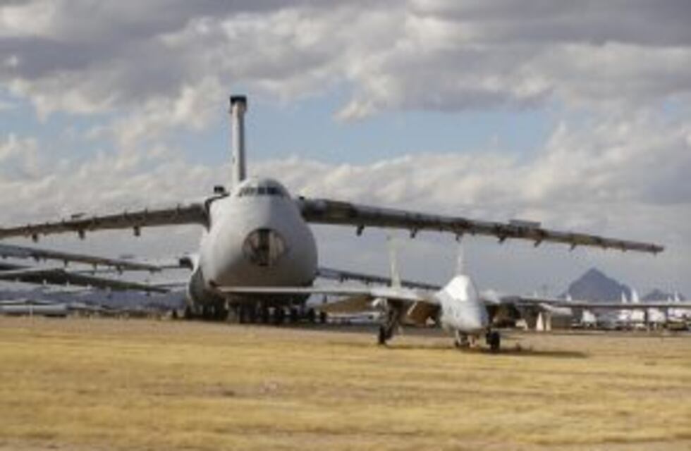 La Base Aérea de Arizona estuvo cerrada cuatro horas por "reportes no confirmados" de un tiroteo