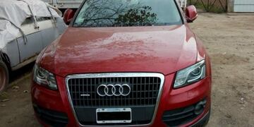 El auto del empresario fue abandonado en Villa Gobernador Gálvez\u002E (@joseljuarezjose)