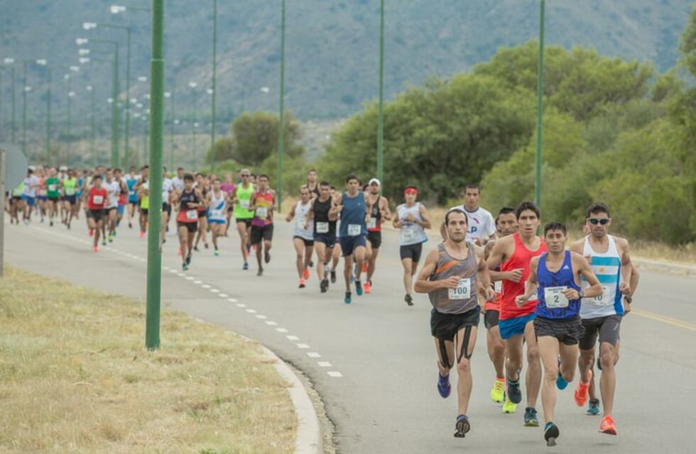 Más de 800 personas participaron de la Maratón de la ULP
