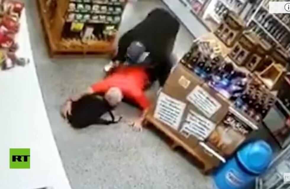 Entró a robar a un supermercado en Brasil y la dueña le disparó
