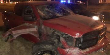 La camioneta Dodge RAM que conducía un conocido abogado santafesino quedó destruida\u002E (LT10)