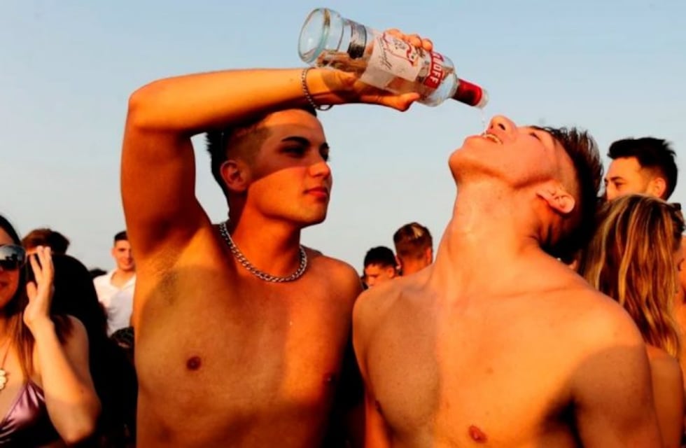 Salvar a personas alcoholizadas, drogadas y violentas: la conmovedora carta de un guardavidas de Villa Gesell