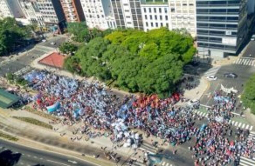 Liberan la 9 de Julio y cortan toda la zona aledaña a Tribunales