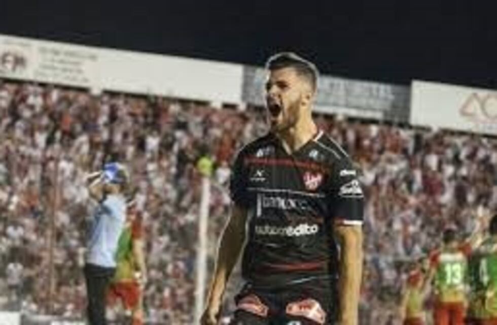 Instituto sigue buscando "9", y podría irse Castelli