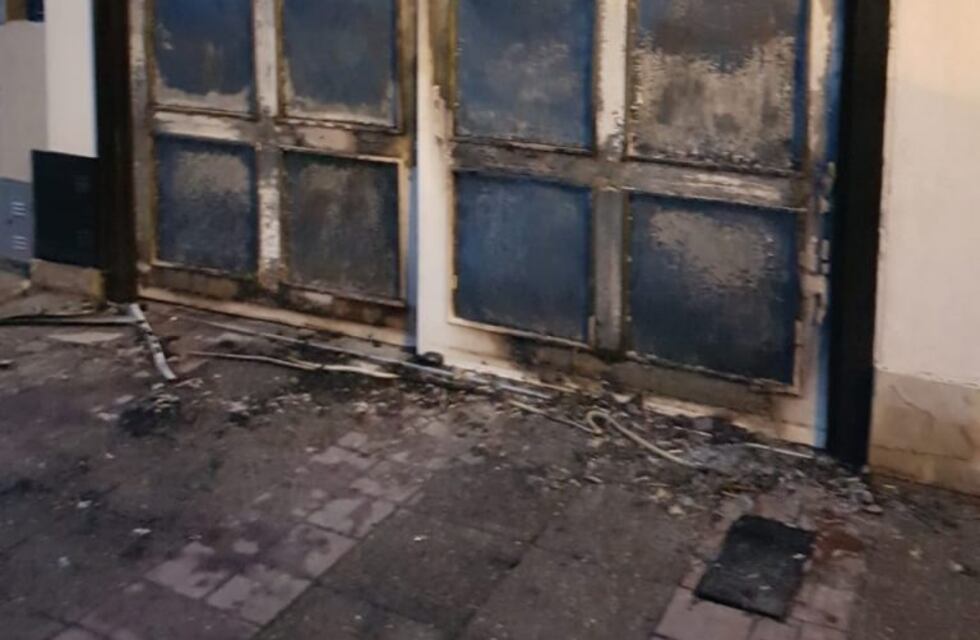 Explosión e incendio en una casa de ciudad