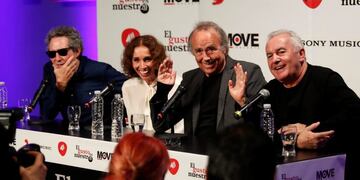 FOTODELDIA- ARG05\u002E BUENOS AIRES (ARGENTINA), 25/09/2017\u002E- Los cantantes españoles Miguel Ríos (i), Ana Belén (2i), Joan Manuel Serrat (2d) y Víctor Manuel (d), ofrecen una rueda de prensa en Buenos Aires hoy, lunes 25 de septiembre de 2017, para dar detalles de su espectáculo \
