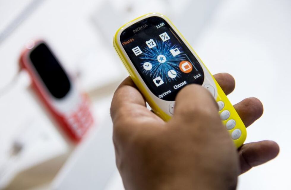 Vuelven los irrompibles: lanzan dos nuevos modelos inspirados en los primeros celulares