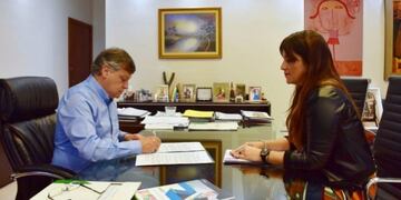 El gobernador de Chaco, Domingo Peppo firmó el acuerdo que fijó el tope de los salarios mínimos\u002E