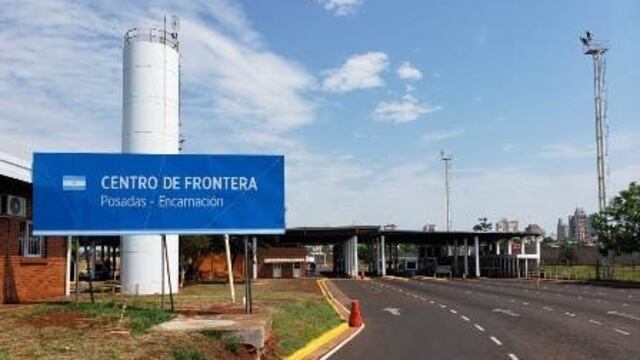 Acceso al centro de frontera en Posadas\u002E (Cadena Sol)