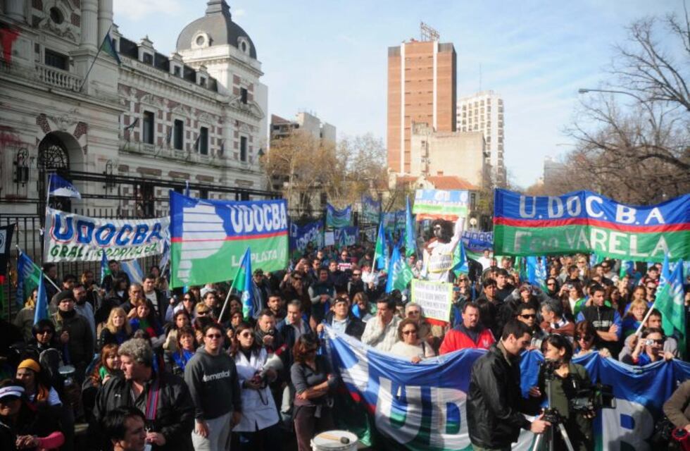 Continúa el paro por 48 horas de los docentes afiliados a Udocba