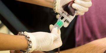 En el Instituto Provincial de Hemoterapia se piden turnos para donar sangre o plasma\u002E