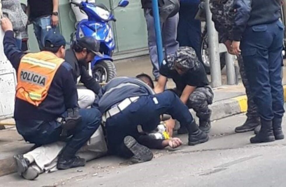 Convulsionó durante una marcha por los tarifazos y fue hospitalizado