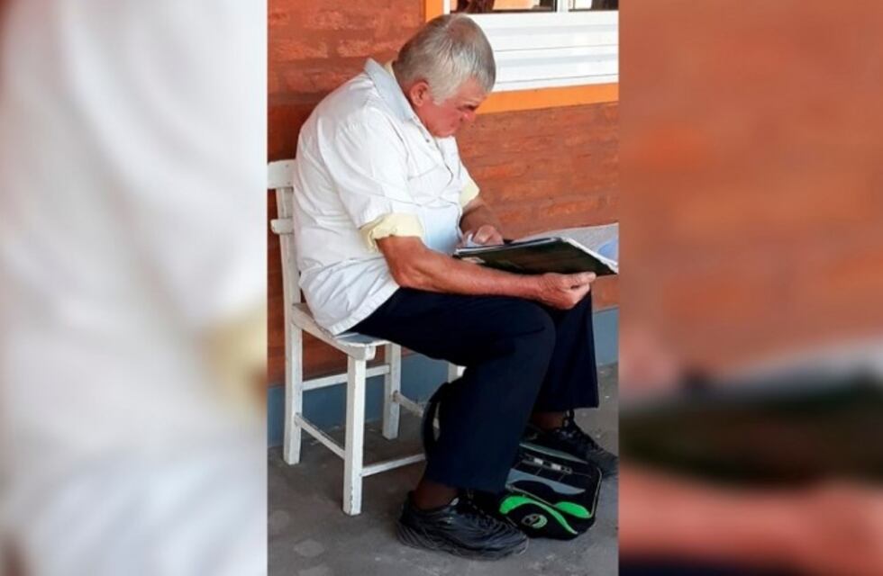 Un chaqueño se recibió de maestro a los 62 años