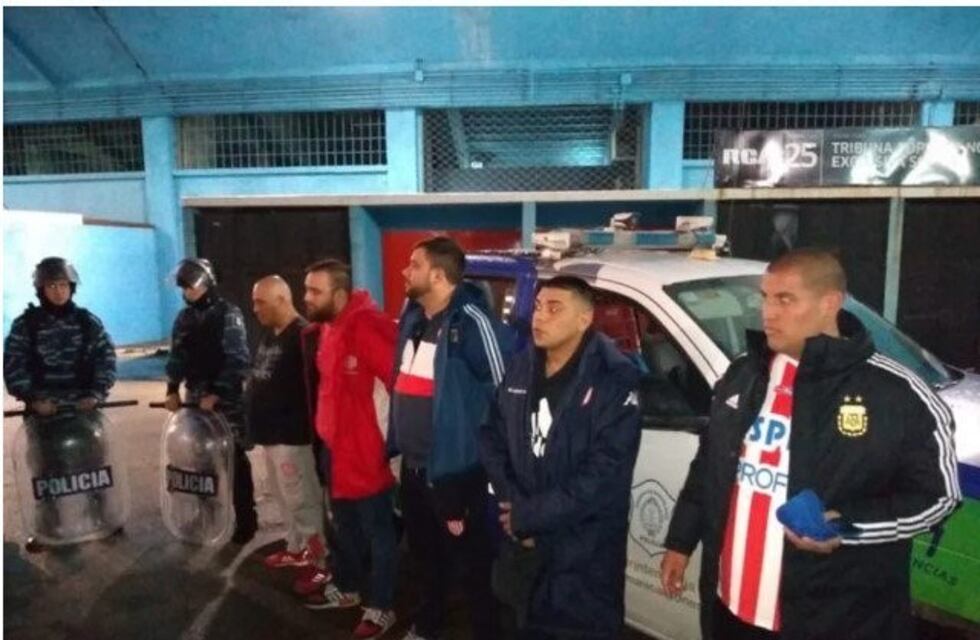 Barras de Unión fueron detenidos tratando de vulnerar los controles en la cancha de Racing