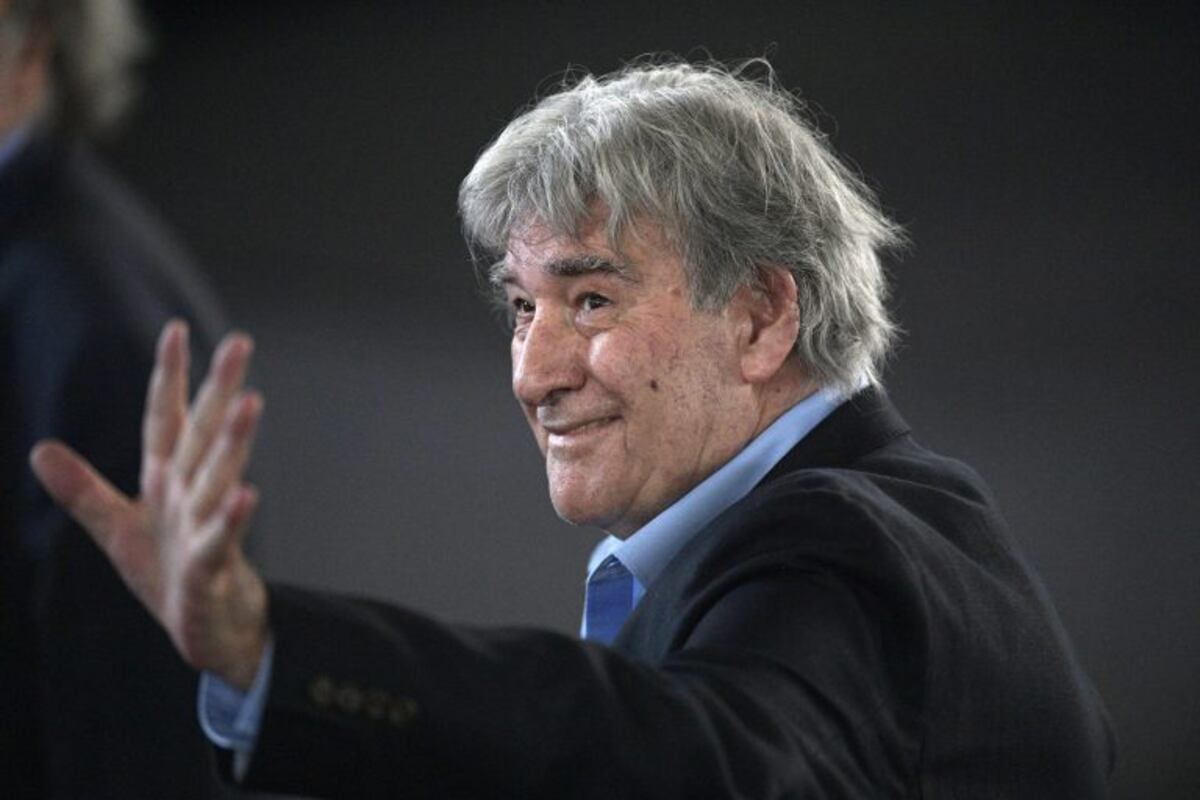 crisis en el futbol aprueban la reforma del Estatuto la incorporacion de la Superliga de Primera Division y la rescision del contrato de Fu00fatbol para Todos rnTITULAR DEL COMISION NORMALIZADORA DE LA AFA Argentina's Football Association (AFA) acting preside