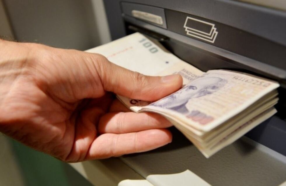 Por el Día del Padre, el viernes cobrarán los estatales mendocinos