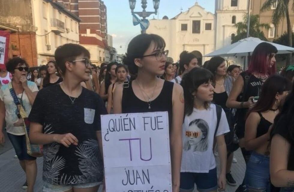 Durante el "Silbatazo" escracharon a santafesinos acusados de abuso