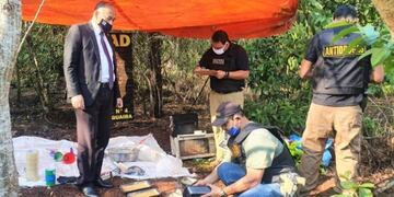 Los agentes encontraron restos de las drogas que se cocinaban en el campamento\u002E