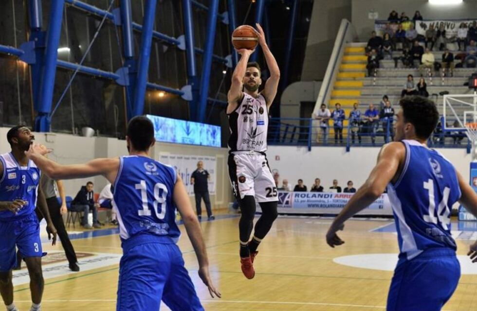 Otra gran actuación de Pablo Bertone para el triunfo del Derthona Basket