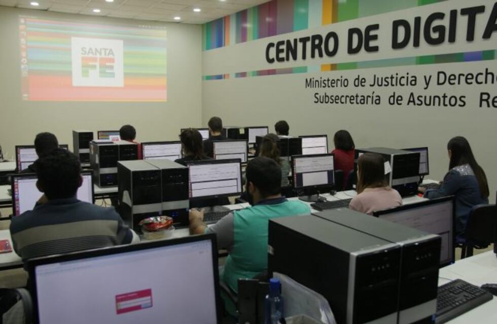 Trámites cada vez más fáciles: se digitalizaron escrituras de 16 departamentos santafesinos