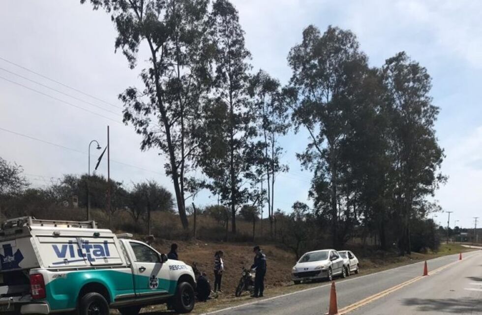 Malagueño: perdió el control de la motocicleta y terminó en la banquina