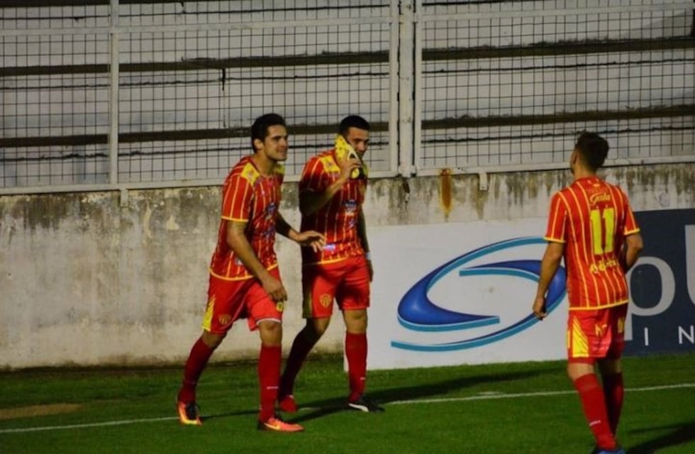 Futbolista rosarino no podrá jugar hasta que pague la cuota alimentaria