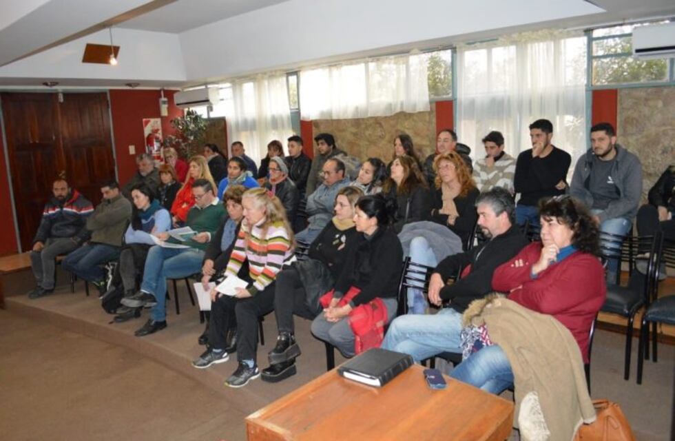 Comerciantes de Mina Clavero, mostraron su descontento ante el nuevo decreto anunciado por el Ejecutivo