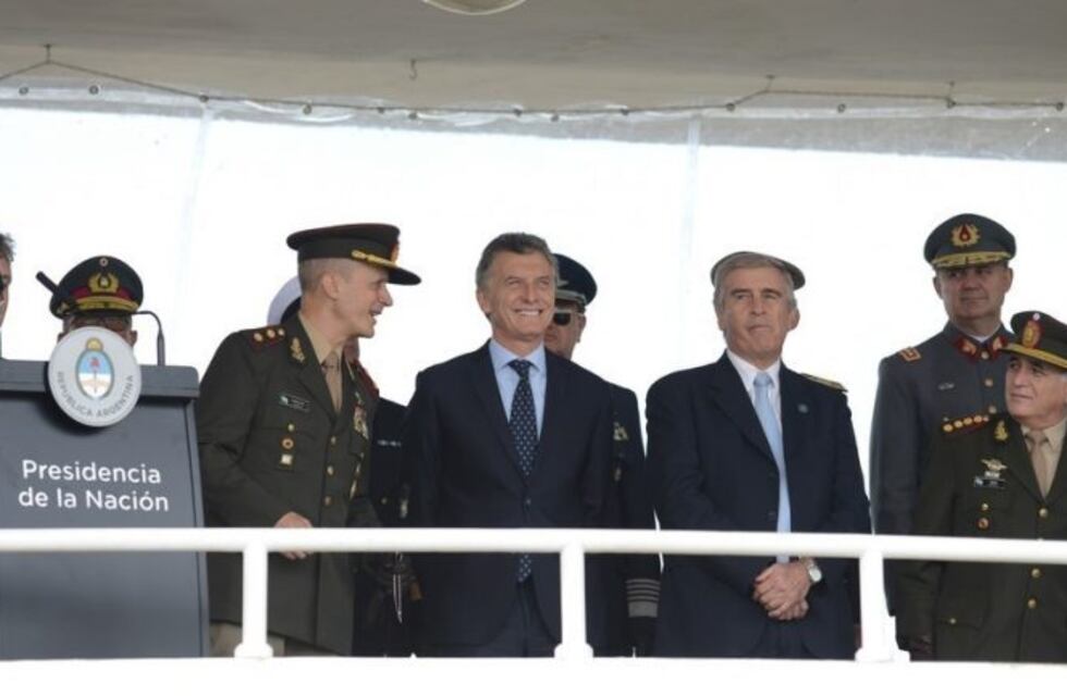 El Gobierno dará un aumento salarial del 20% para las Fuerzas Armadas