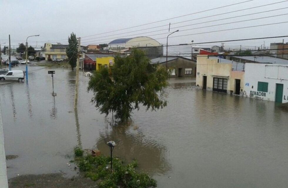 Las lluvias dejaron sin clases ni colectivos a Río Gallegos