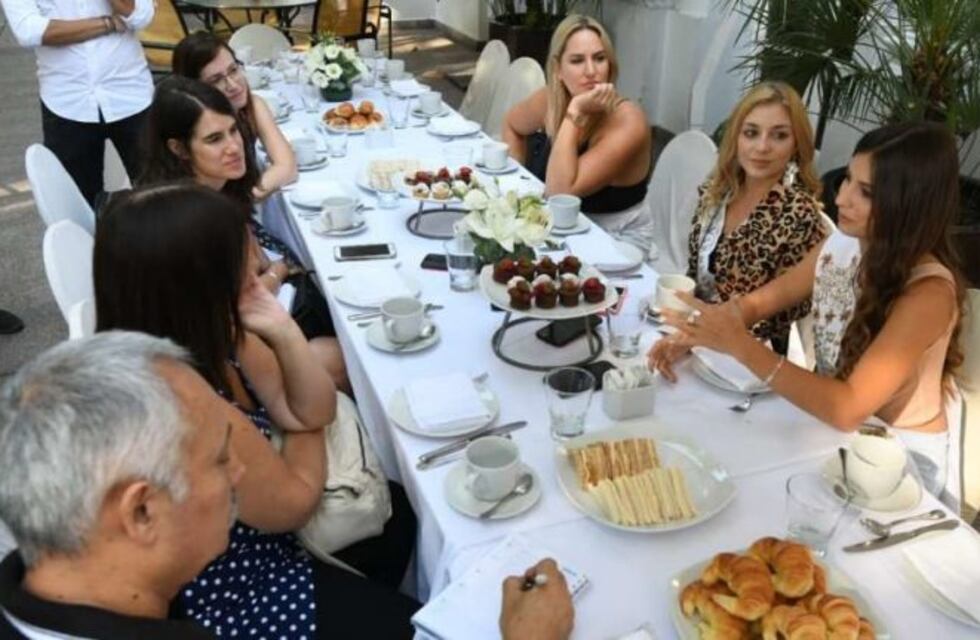 Un desayuno real en la terraza del Hyatt