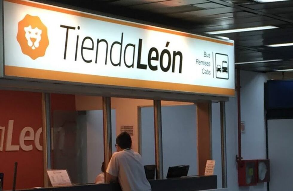 Conocida empresa que viaja de Rosario al aeropuerto de Ezeiza deberá pagarle 120 mil pesos a un pasajero