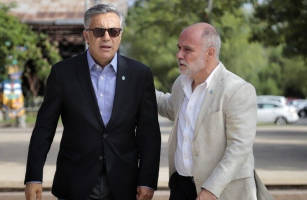 Cornejo anticipó que habrá un aumento extra para los docentes