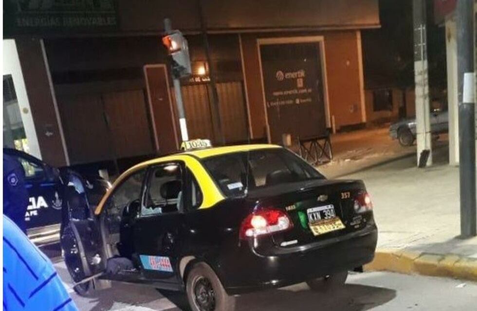 Un taxista resultó herido tras una emboscada cerca de Las Delicias