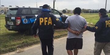 Dos detenidos en cuatro allanamientos antinarco en Rosario