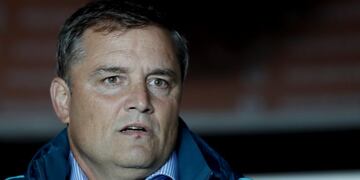 Argentina's San Lorenzo coach Diego Aguirre sits on the bench before a Copa Libertadores soccer match against Brazil's Atletico Paranaense in Buenos Aires, Argentina, Wednesday, March 15, 2017. (AP Photo/Natacha Pisarenko)