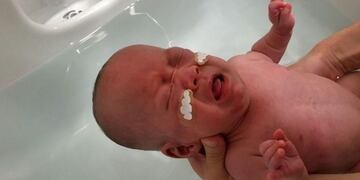 El bebé más pequeño del mundo es japonés y pesó 268 gramos al momento de su nacimiento\u002E