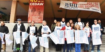 Reclamo de docentes universitarios (El Diario)