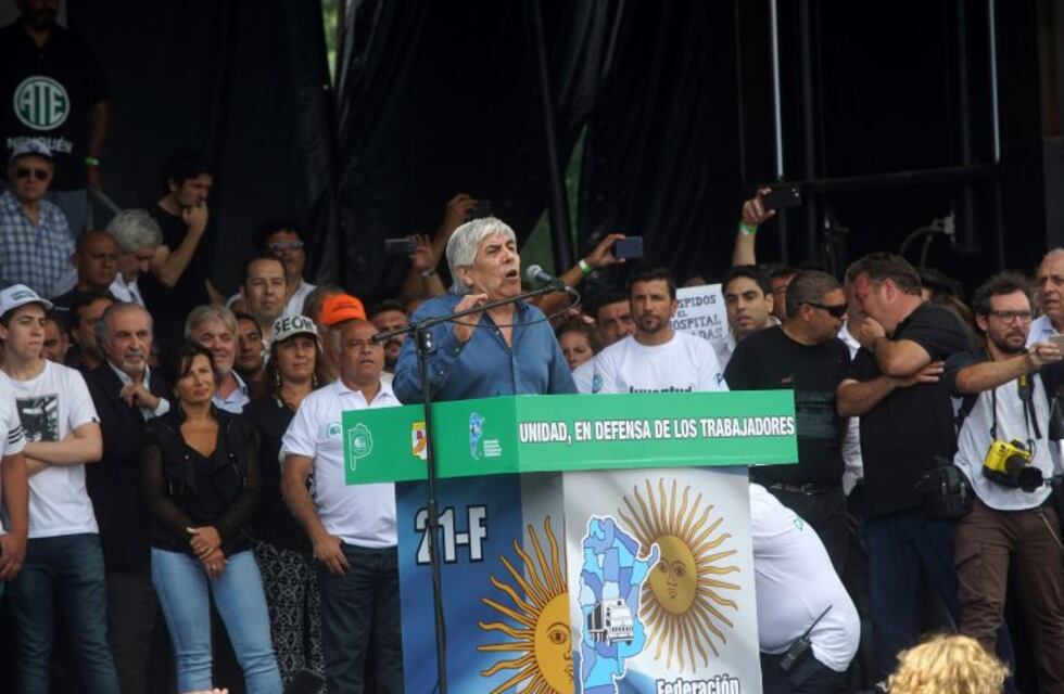 Hugo Moyano amenaza con un paro si se mantiene la multa a Camioneros