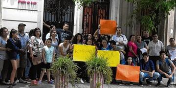 Manifestación de alumnos estafados por Wayla Turismo\u002E (La Ocho)