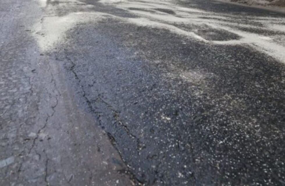 Camión circuló derramando aceite vegetal y complicó el tránsito en más de 20 cuadras